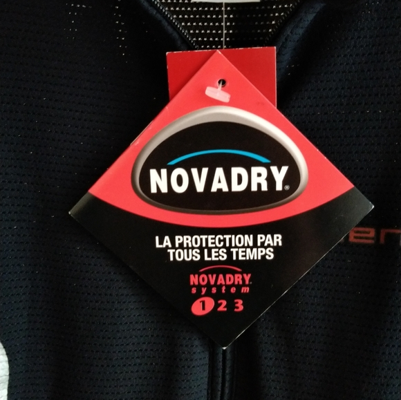 Kalenji (France) top - NWOT - Picture 6 of 15